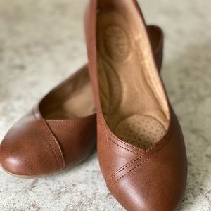LifeStride Brown Leather flats